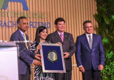 Fundación Rica entrega Premio A La Sostenibilidad Dr. Julio A. Brache Arzeno