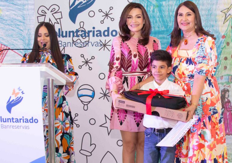 Banreservas premia a niños ganadores <strong>del Concurso de Pintura Infantil Navideño</strong>