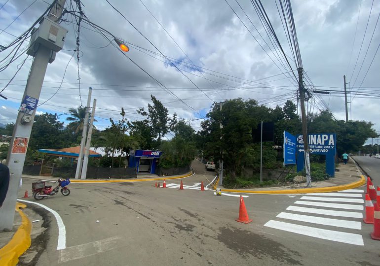 <strong>Alcaldía Santiago entrega aceras y contenes en Barrio Lindo La Herradura</strong>