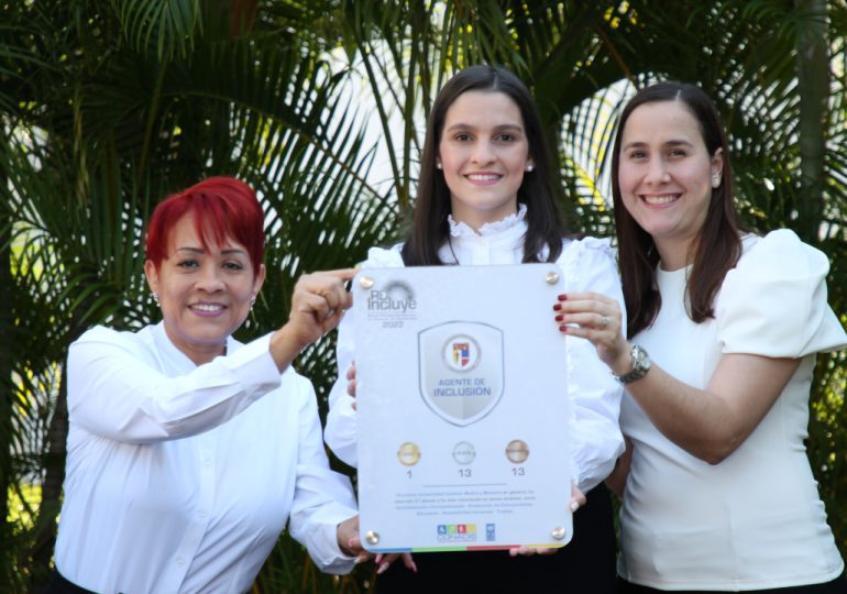 PUCMM es reconocida con el gran premio Agente de Inclusión