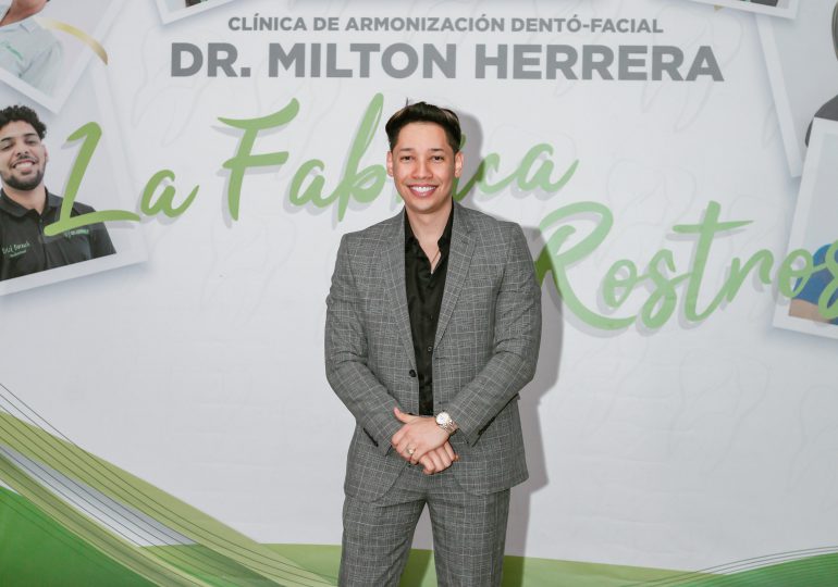 Doctor Milton Herrera premia la excelencia laboral