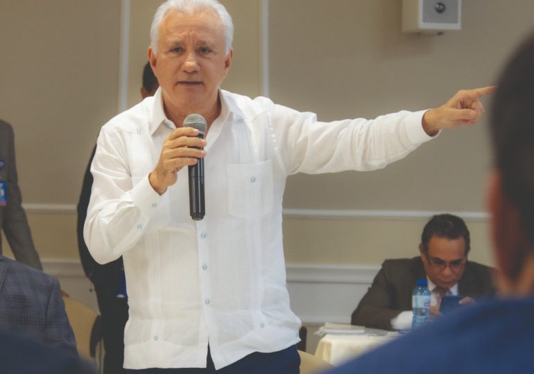 Senador Antonio Taveras ve positiva mejora en calificación de riesgo del país