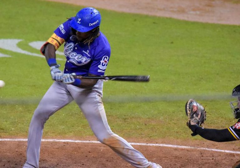 Licey propina paliza a las Águilas en el "Valle de la Muerte"