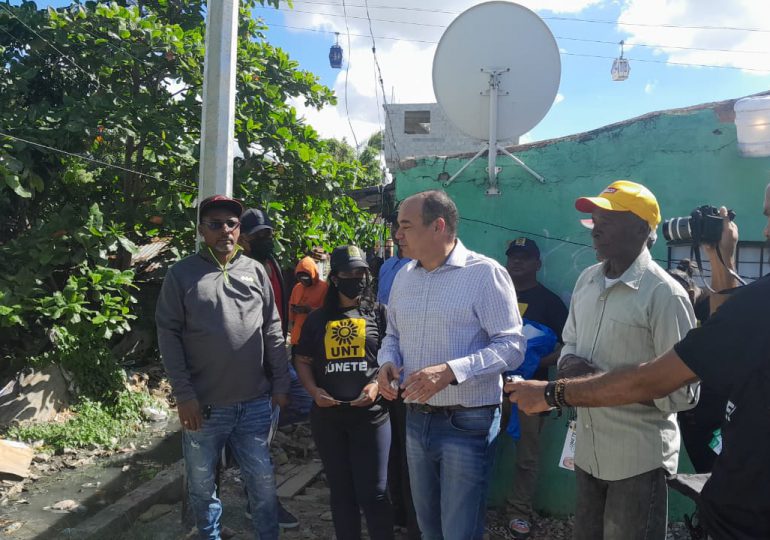 Surun Hernández critica Gobierno Municipal abandonó barrio “La LILA” Santo Domingo Este