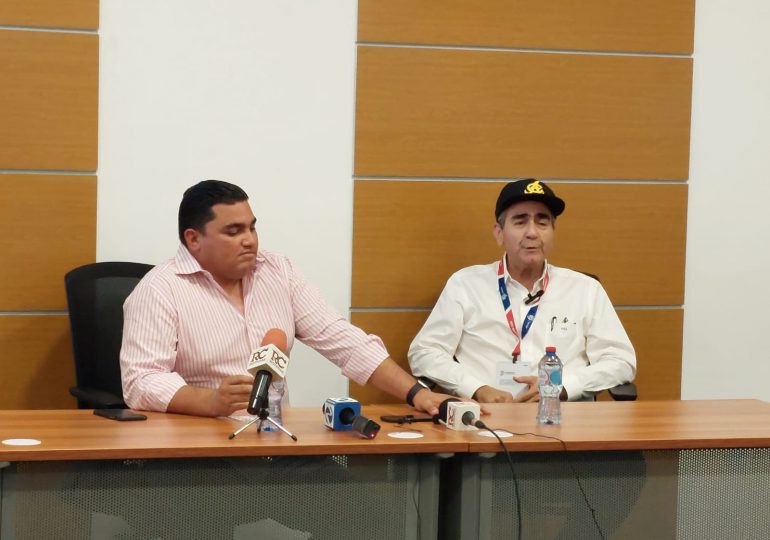 Águilas extienden contrato a Ángel Ovalles como gerente de operaciones