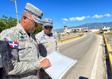 Comandante General FARD inspeccionó los terrenos donde se construirá "El Comando Sur"