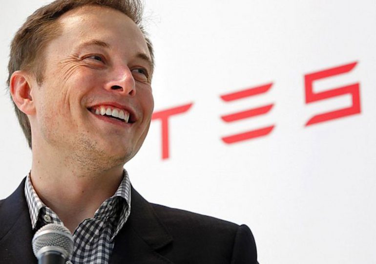 Un sondeo de "renuncia" sobre Musk impulsa a Tesla