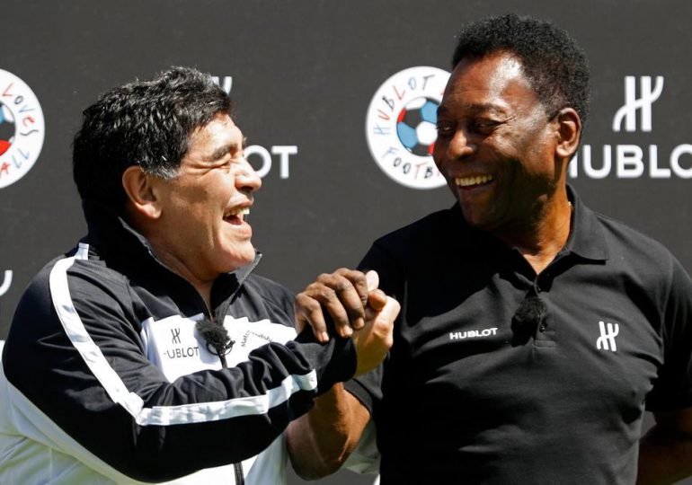 El mensaje que le dejó Pelé a Maradona: "Un día en el cielo jugaremos en el mismo equipo"