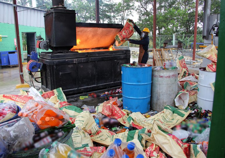 Pro Consumidor incineró cerca de 20 millones de unidades productos no aptos para consumo en 2022