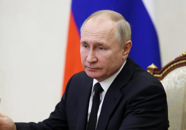 Putin dice que al final habrá que "llegar a un acuerdo" en el conflicto de Ucrania
