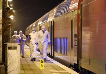 Al menos dos muertos en un ataque con cuchillo en un tren de Alemania