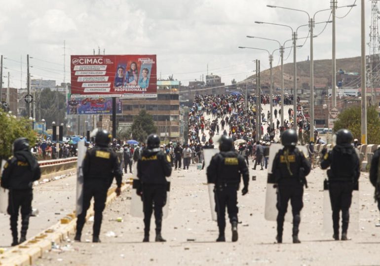 Protestas contra presidenta de Perú dejan 67 hospitalizados