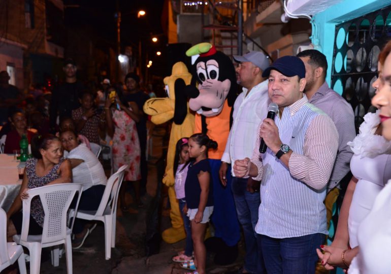 Alcalde Abel Martínez celebra encuentro con los comunitarios de La Otra Banda