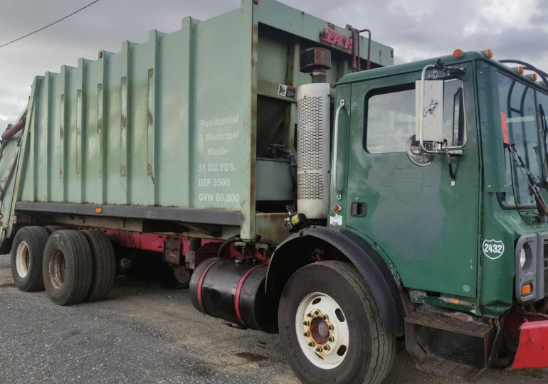 Alcalde de Los Alcarrizos anuncia la compra de 8 camiones para la recogida de basura