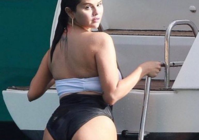 Selena Gómez impacta en las redes sociales con su traje de baño