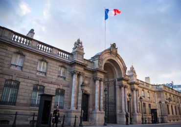 Francia lanza consulta pública para regular actividad de los "influencers"