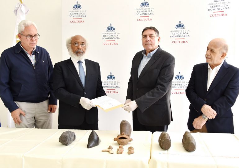 Cultura entrega a Museo del Hombre Dominicano piezas antiguas recuperadas fuera del país