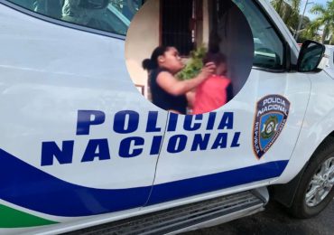 Policía Nacional investiga agresión de mujer que golpeó contra la pared a una adolescente