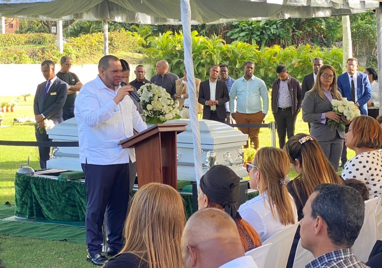 Alcalde Carlos Guzmán destaca legado de su padre de hacerlo bien y ayudar a los demás