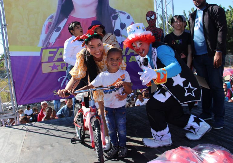 Diputada Fabiana Tapia agasaja a cientos de niños por el día de Reyes en San Juan