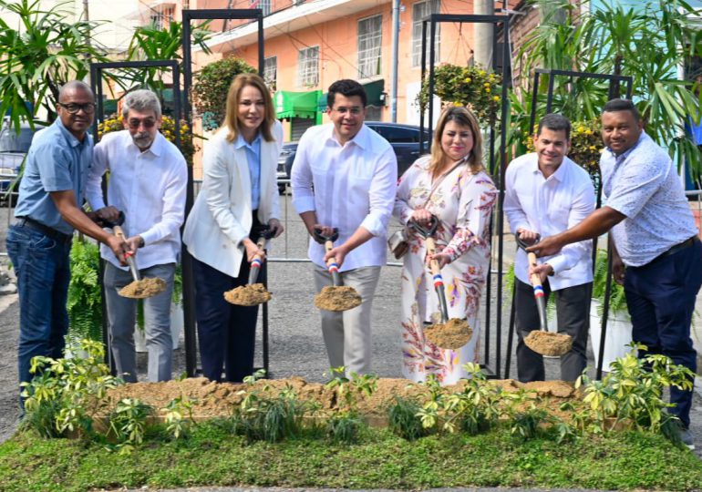 David Collado deja iniciado trabajos de reconstrucción de calles en Ciudad Colonial con inversión de 109 millones
