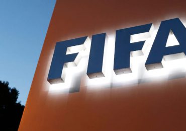 La FIFA multa a México y Ecuador por cánticos de hinchas en el Mundial