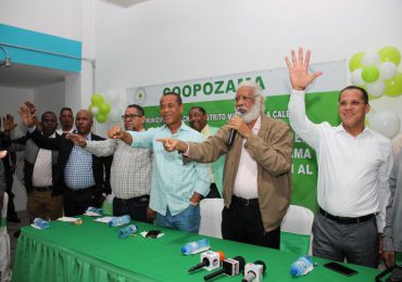 Juan Hubieres encabeza asamblea de afiliación de choferes a Coopozama