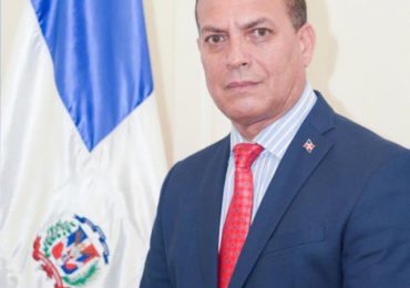 Jonny Martínez Mézquita, exembajador en México abandona filas del PLD