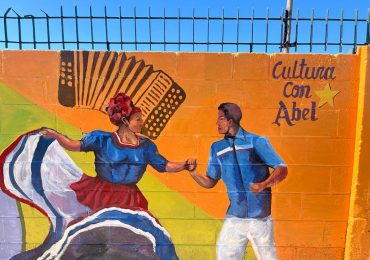 Movimiento cultural en apoyo a Abel Martínez plasma murales en Castañuelas