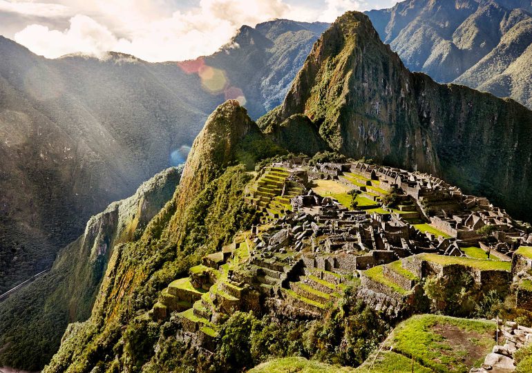 Perú cierra ingreso a Machu Picchu por protestas contra el gobierno