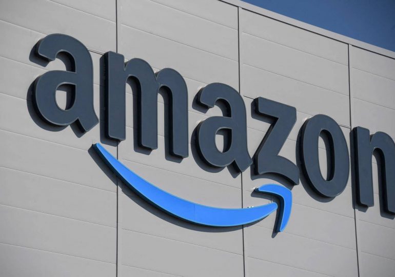 Amazon anuncia cierre de depósitos y nuevas contrataciones en el Reino Unido