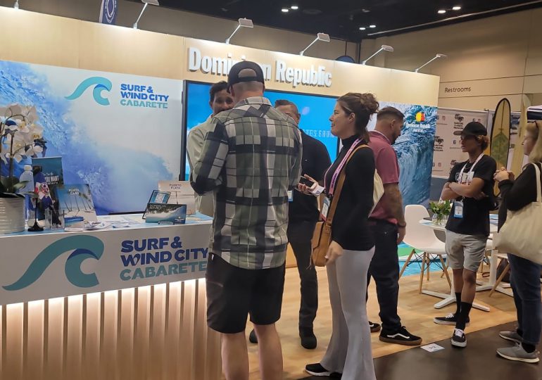 República Dominicana promueve Cabarete como la capital de olas y vientos en el Caribe en Surf Expo 2023