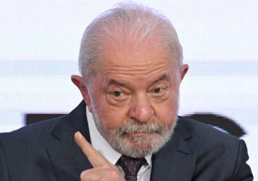 Lula vuelve a la capital, Brasilia y visita Palacio presidencial saqueado