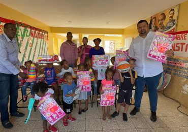 Fundación Refidomsa lleva juguetes a niños de Haina y Nizao con motivo del Día de los Reyes