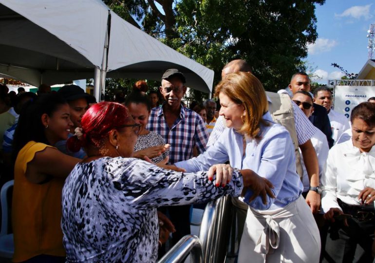 Vicepresidenta en jornada "Primero Tú" dice Gobierno trabaja para elevar calidad de vida de la gente