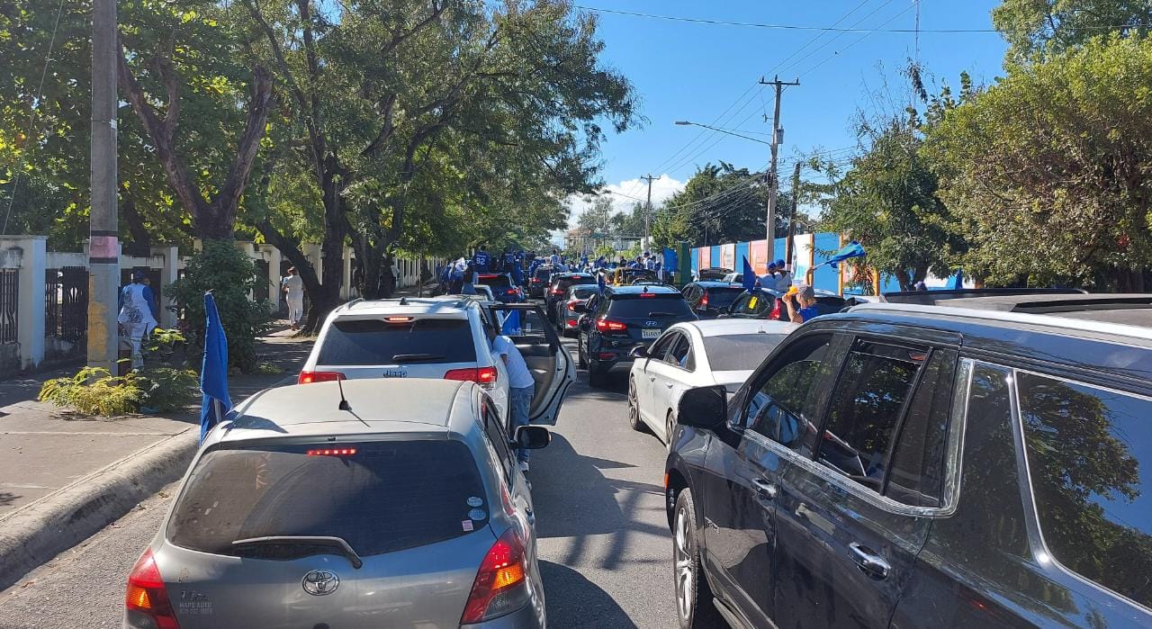 VIDEO Inicia la caravana de los campeones Tigres del Licey RC