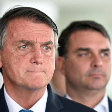 Bolsonaro no tiene "vínculo" con asonada en Brasilia, dice su hijo Flavio