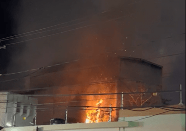 VIDEO | Se incendia el antiguo cine Vega Real