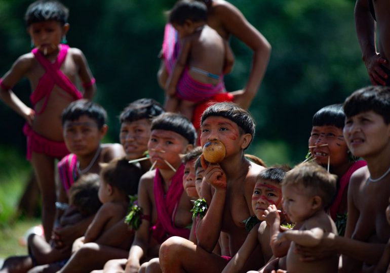 Niños yanomanis mueren de desnutrición y paludismo en Brasil