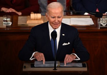 Biden aboga por la justicia social en EEUU y lanza advertencias a China