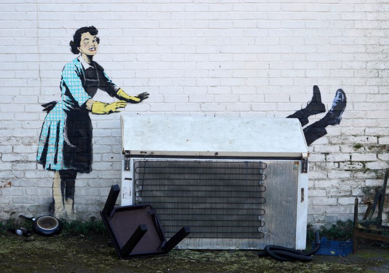Banksy realiza para San Valentín un grafiti sobre violencia conyugal