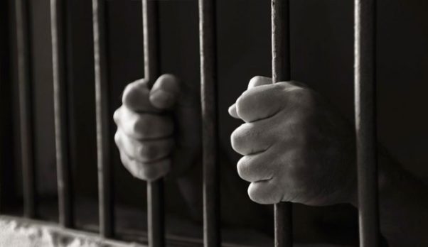 Dictan seis meses de prisión preventiva a limpiavidrios que agredió joven en el DN
