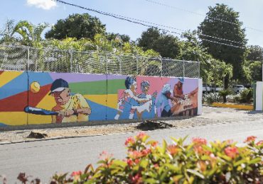 Hospicio San Vicente de Paúl presenta mural en celebración de su centenario