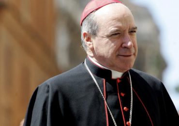 Abinader retira a capellán del ejército, el cardenal López Rodríguez