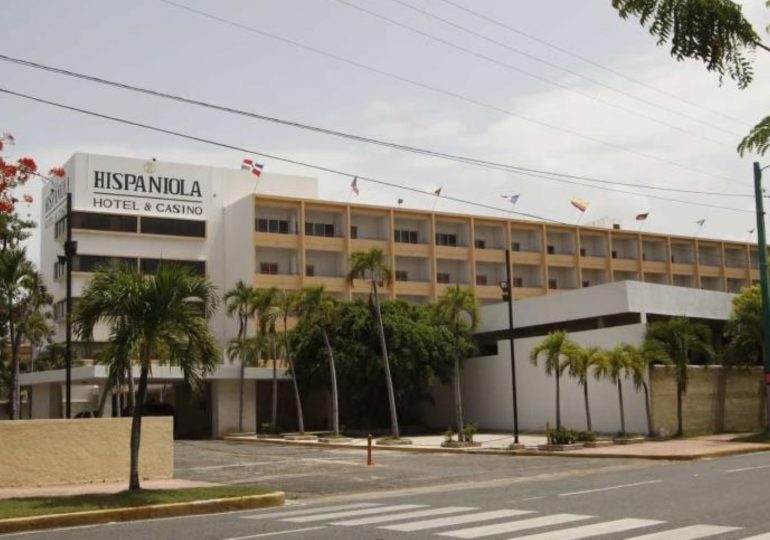 Turismo anuncia construcción de centro de convenciones en terreno de hotel Hispaniola