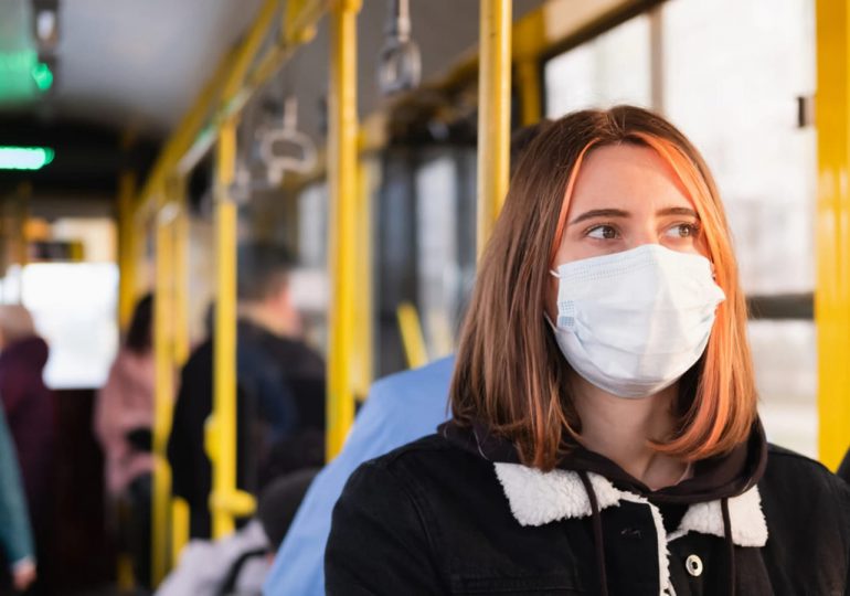 España elimina obligatoriedad de llevar mascarilla en el transporte público