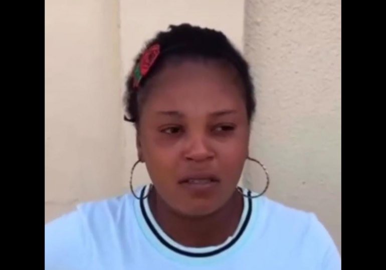 Vídeo| Una madre desesperada pide ayuda ya que teme por la seguridad de su vida y la de sus hijas