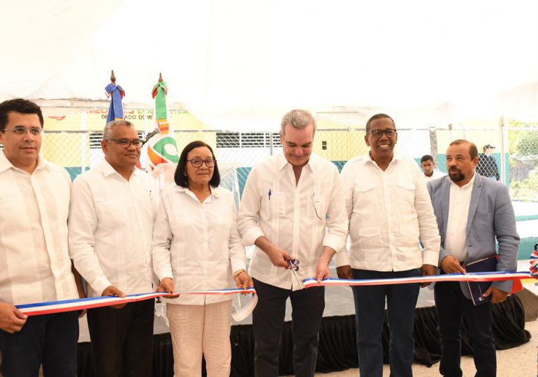 Abinader inaugura de manera simultánea ocho Comedores Económicos en la región Sur