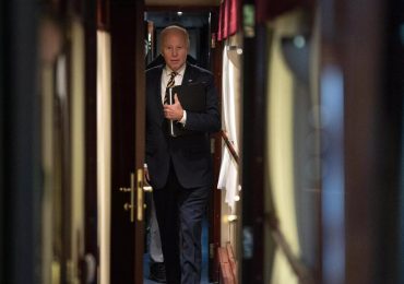 Vuelo secreto y tren nocturno: cómo Biden llegó a Kiev