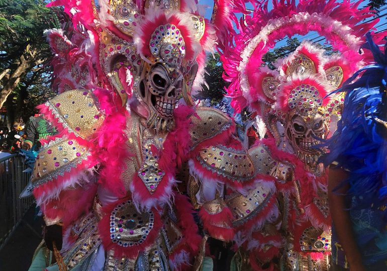 GALERÍA | La Vega se viste de colores en su segundo domingo de carnaval